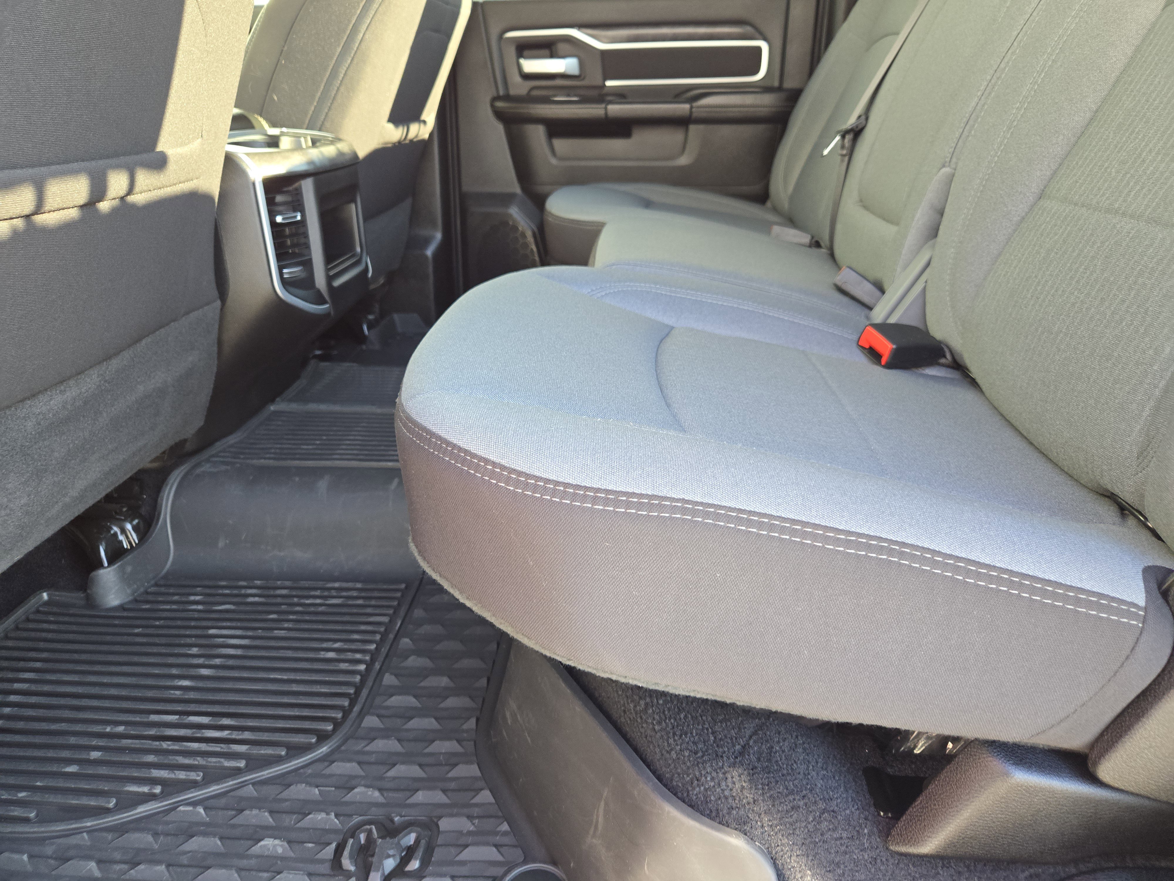 Used 2024 RAM 3500 Big Horn w/ Heated Seats & Wheel Group image 33