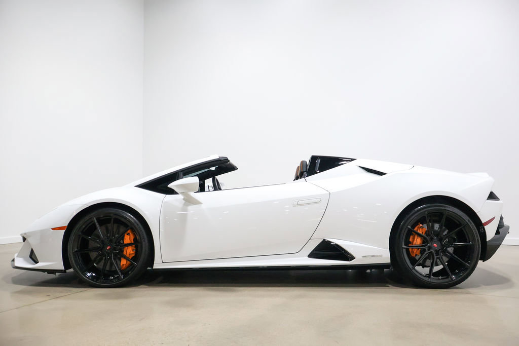 Used 2024 Lamborghini Huracan EVO image 13