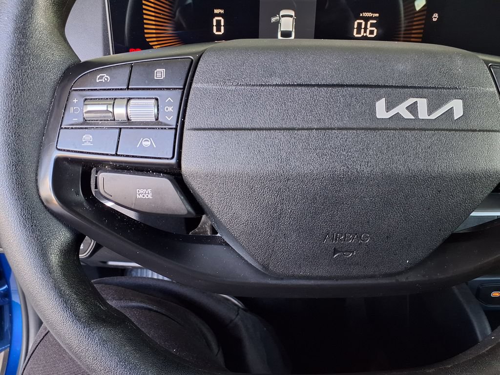 Used 2025 Kia K4 FWD image 25