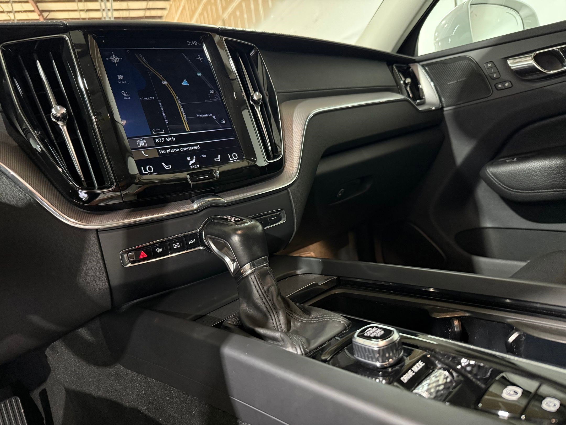 Used 2019 Volvo XC60 T5 Inscription w/ Protection Package Premier image 24