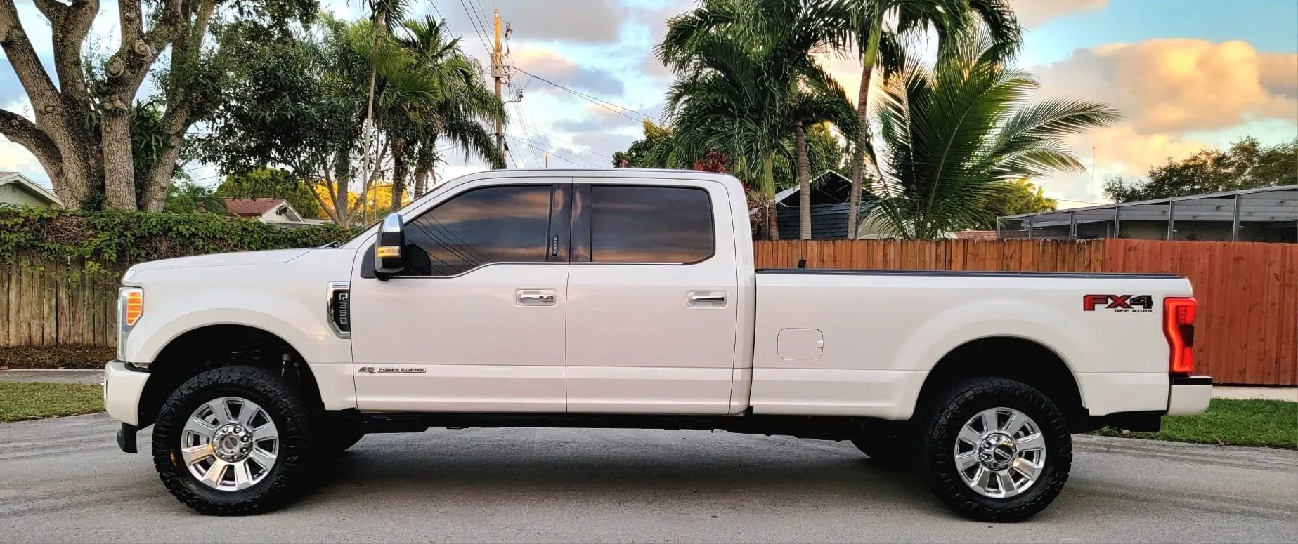 Used 2019 Ford F350 Platinum w/ Platinum Ultimate Package AWD/4WD image 10