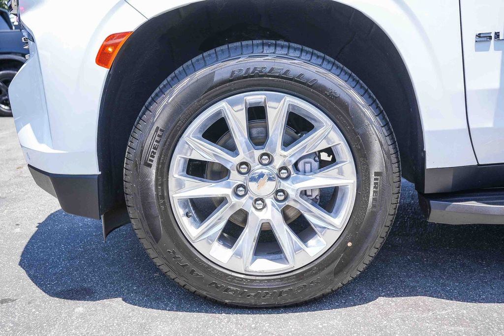 Used 2024 Chevrolet Suburban Premier RWD image 13
