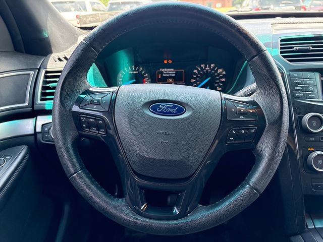 Used 2017 Ford Explorer XLT AWD/4WD image 15