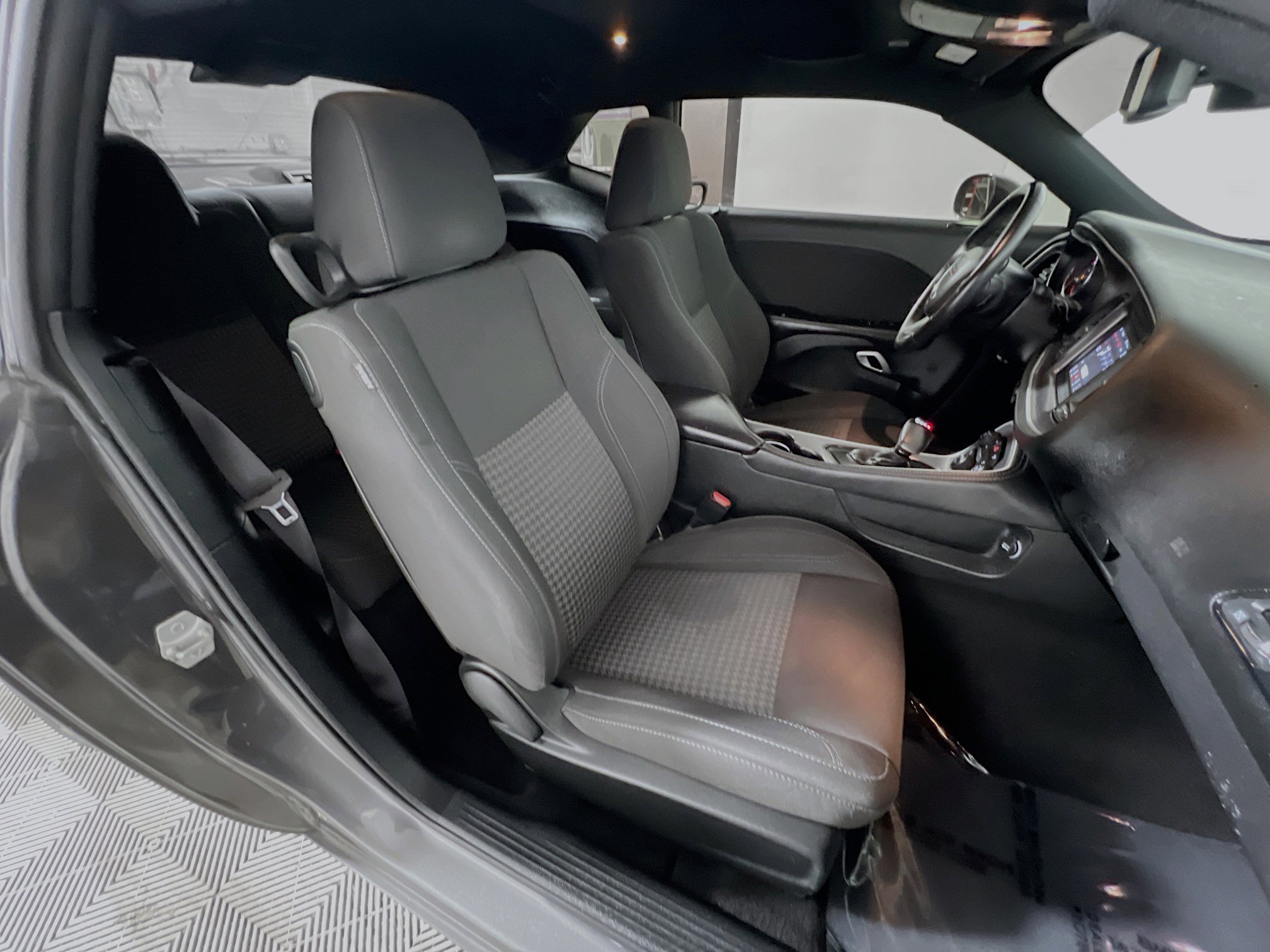 Used 2019 Dodge Challenger SXT image 30