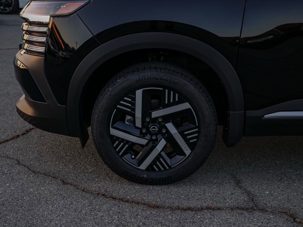 New 2026 Nissan Kicks SV FWD image 11