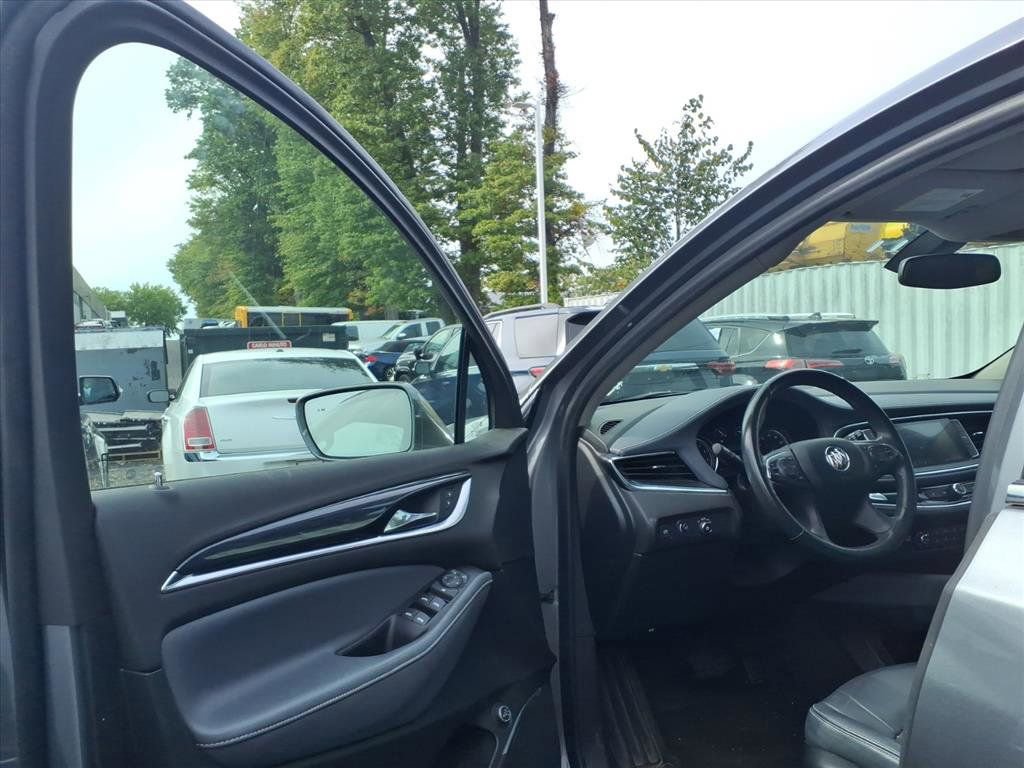 Used 2020 Buick Enclave Essence image 8