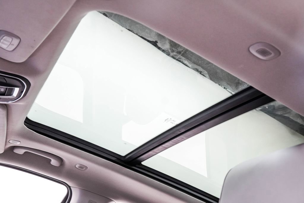 Used 2022 Jeep Wagoneer Series III w/ Premium Group I AWD/4WD image 13