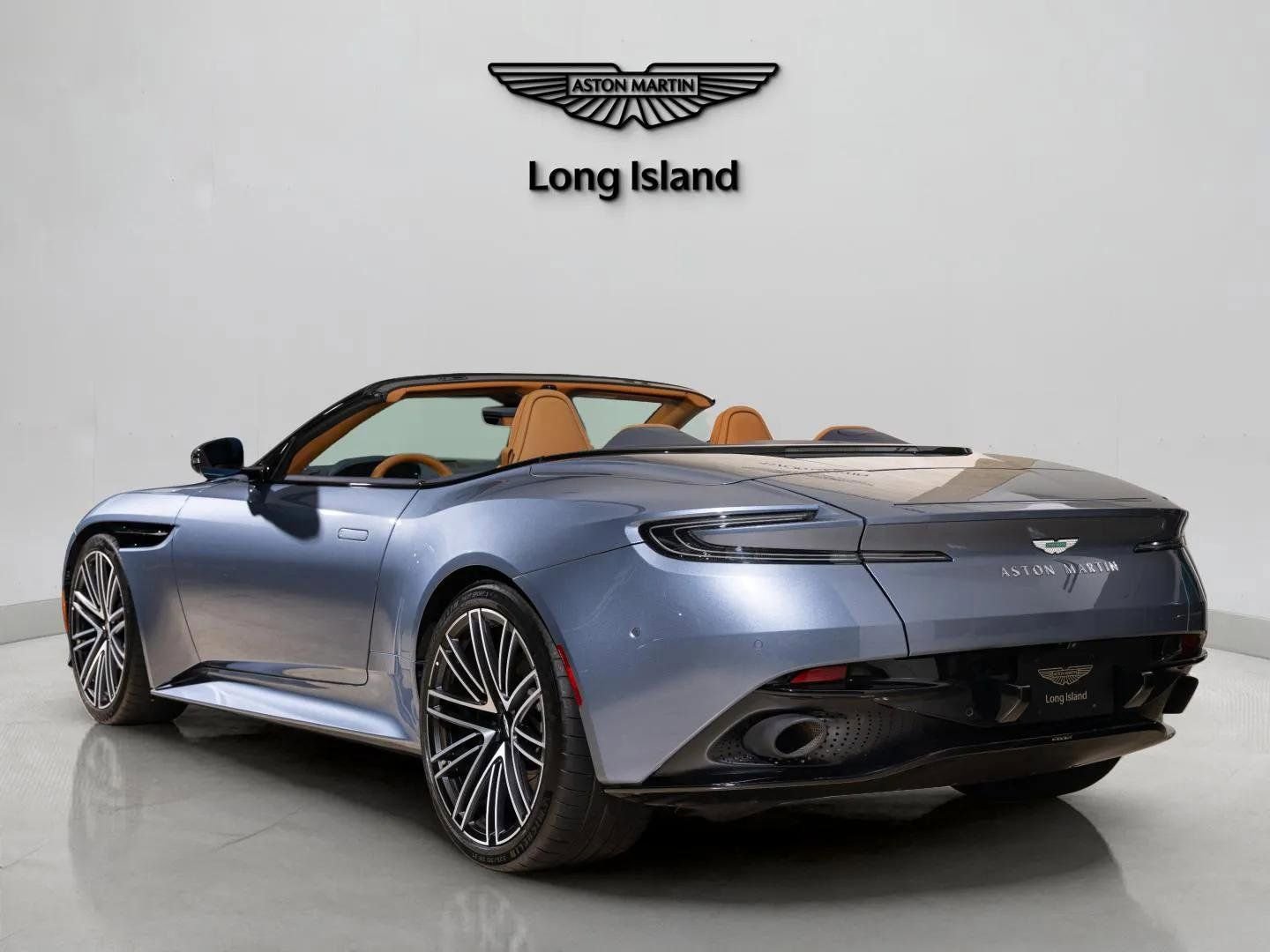 Used 2024 Aston Martin DB12 Convertible image 6