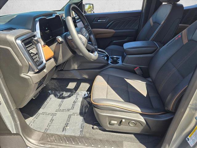 Used 2024 GMC Canyon AT4 w/ Technology Package AWD/4WD image 16