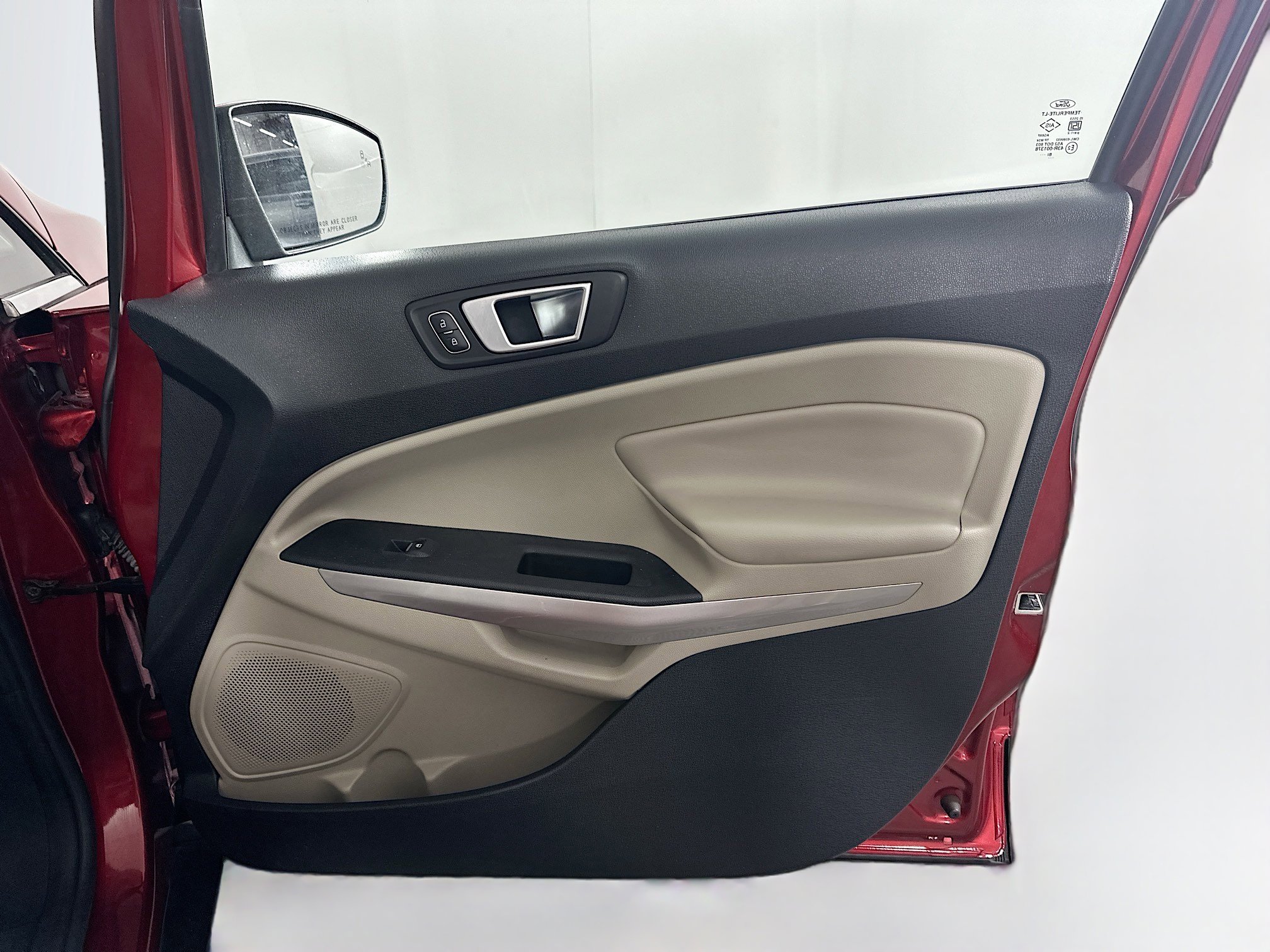 Used 2019 Ford EcoSport Titanium FWD image 32