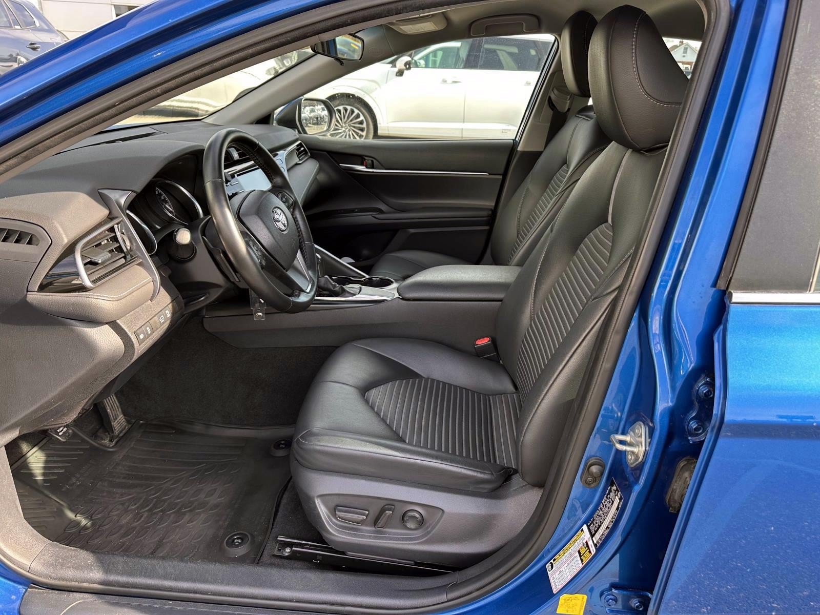 Used 2019 Toyota Camry SE FWD image 11