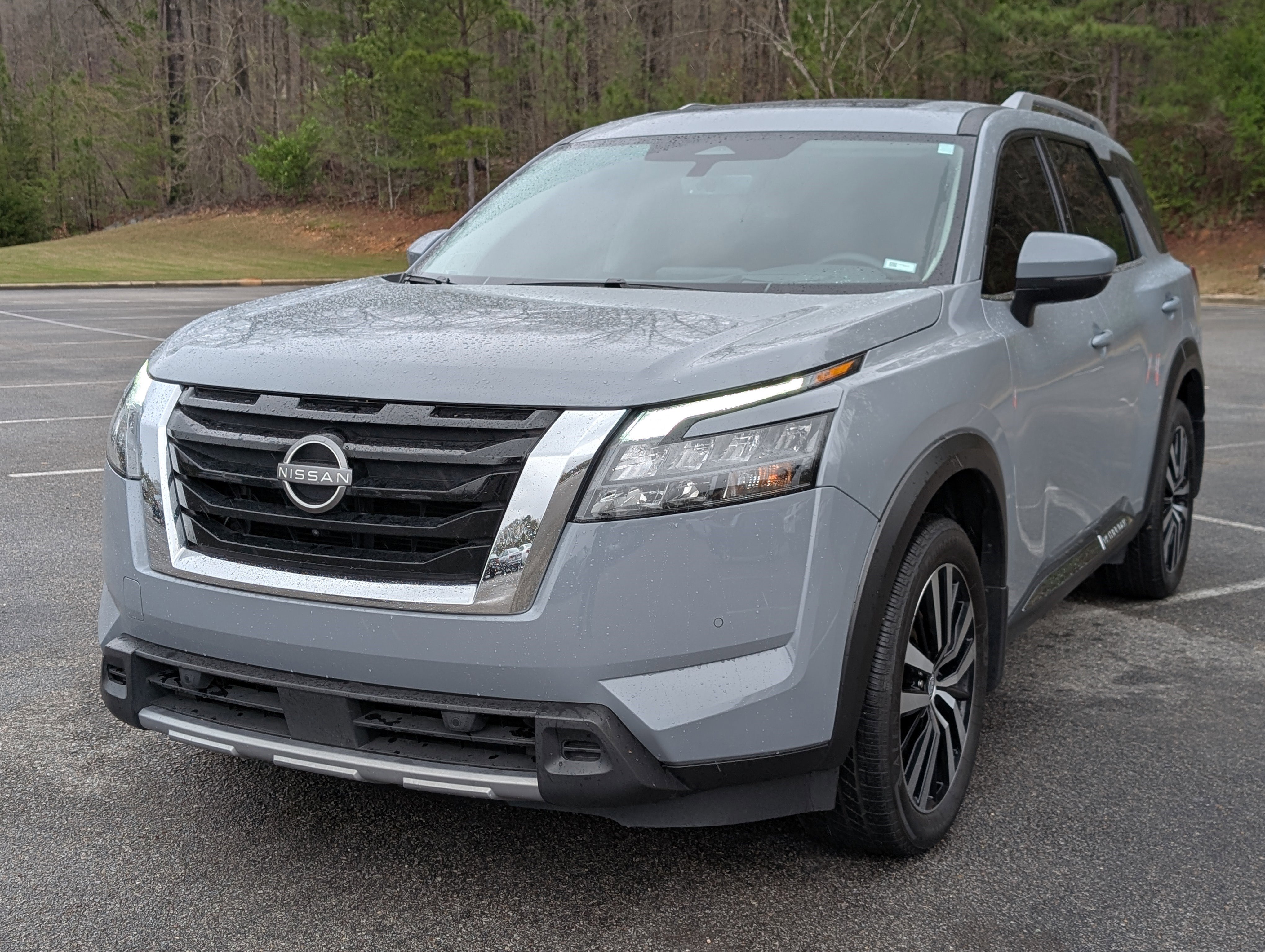 Used 2025 Nissan Pathfinder Platinum w/ Cargo Package image 5