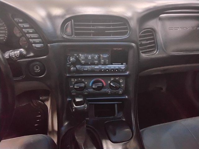 Used 1999 Chevrolet Corvette Coupe RWD image 13