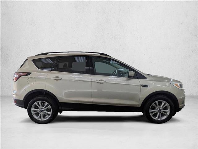 Used 2017 Ford Escape SE w/ Equipment Group 201A image 4