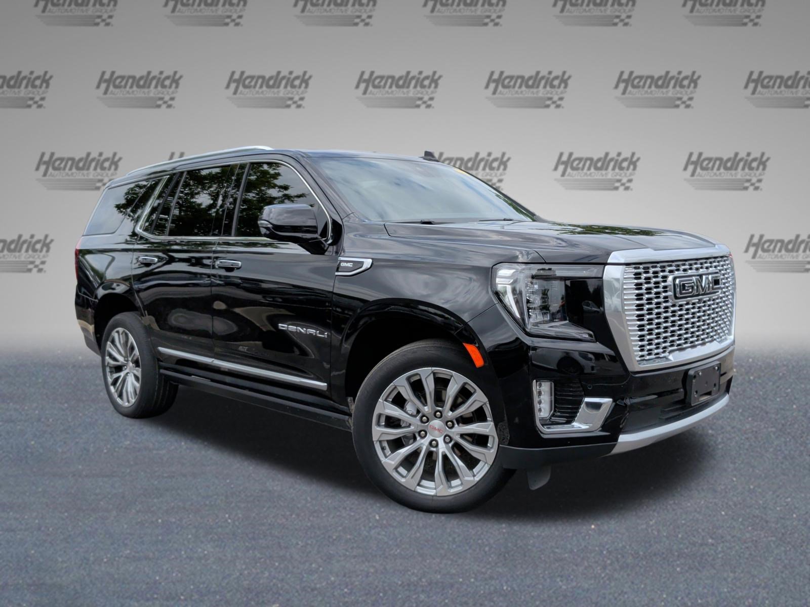 Used 2021 GMC Yukon Denali w/ Denali Premium Package image 2
