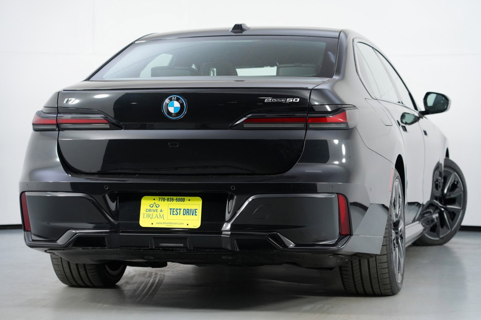 Used 2024 BMW i7 eDrive50 w/ M Sport Package image 5