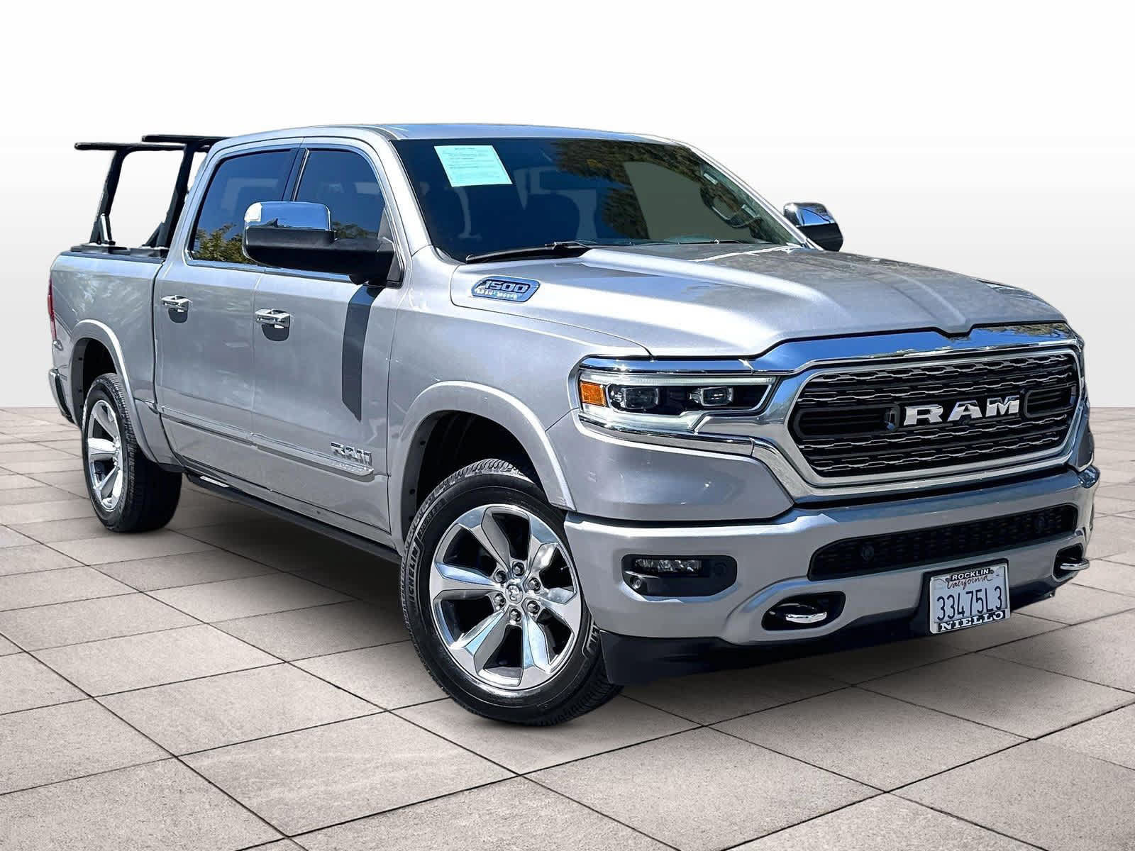 Used 2022 RAM 1500 Limited AWD/4WD image 2