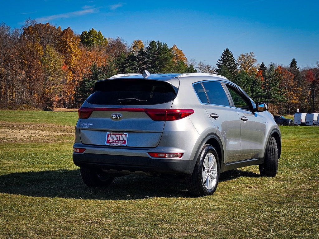 Used 2019 Kia Sportage LX w/ LX Popular Package AWD/4WD image 3