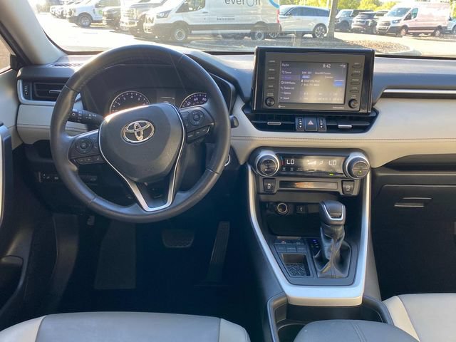 Used 2021 Toyota RAV4 XLE Premium FWD image 5
