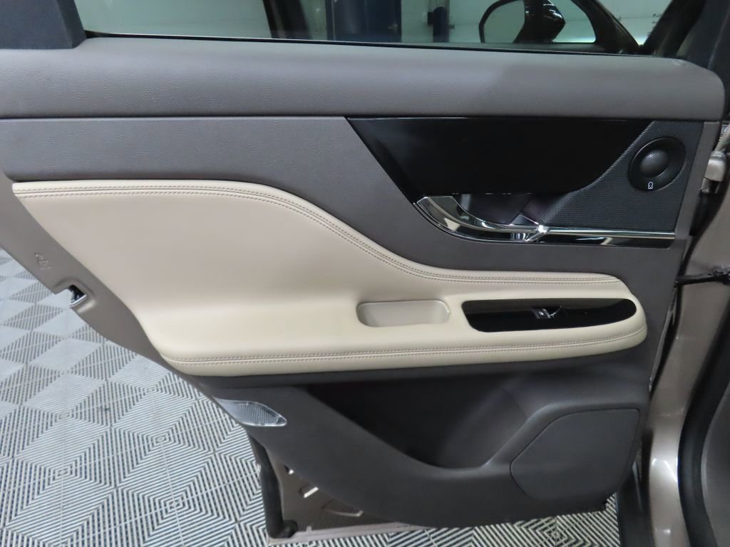 Used 2020 Lincoln Corsair Reserve AWD/4WD image 65