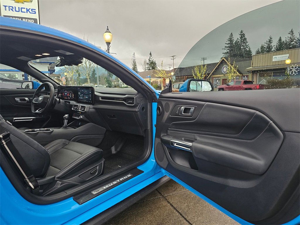 Used 2024 Ford Mustang GT Premium image 13