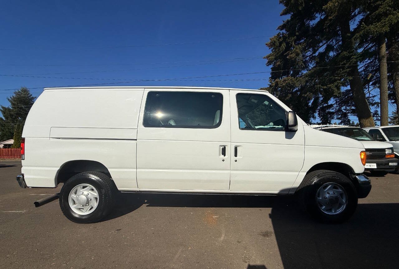 Used 2006 Ford E-350 and Econoline 350 Super Duty RWD image 4
