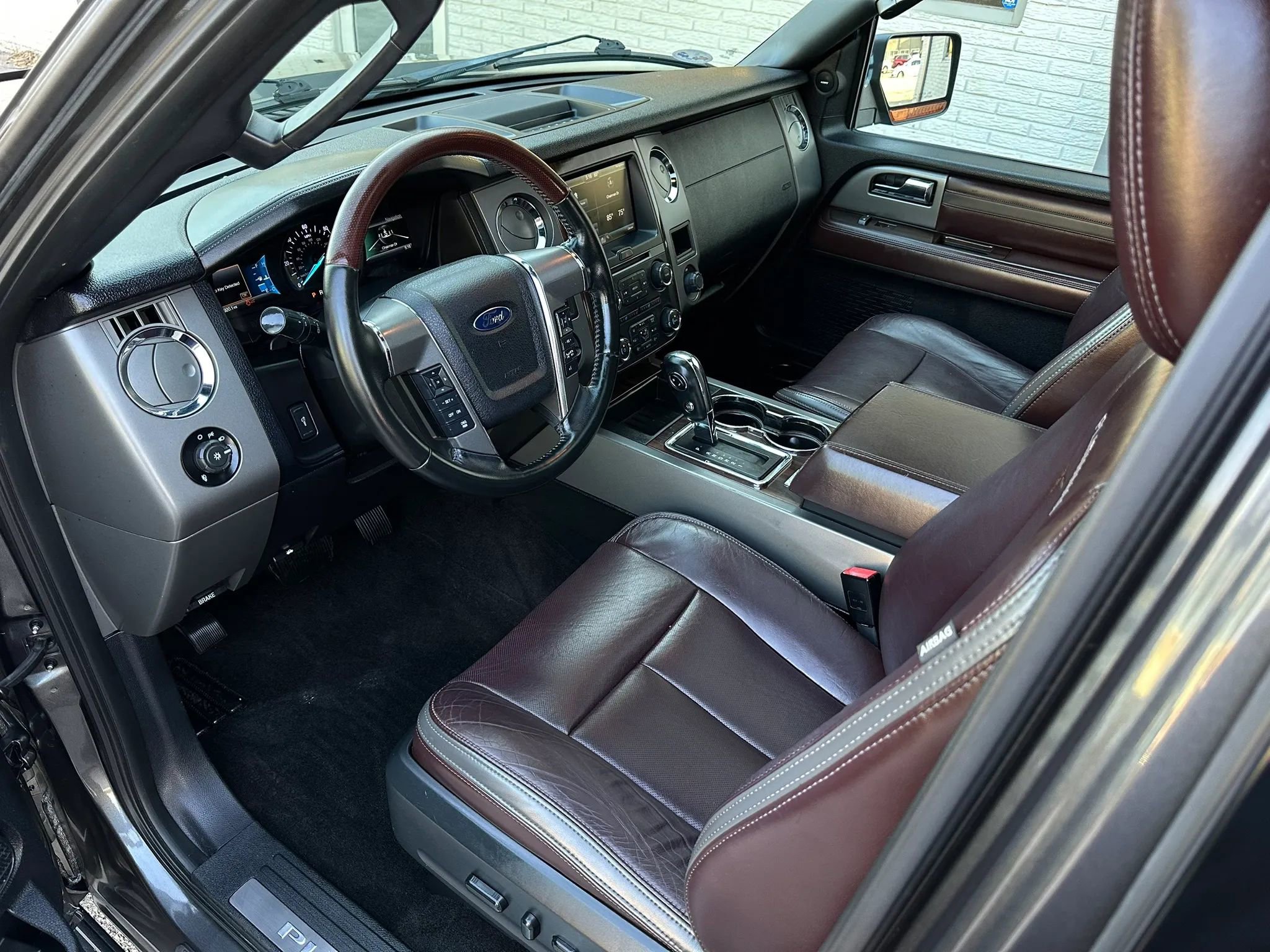 Used 2015 Ford Expedition Platinum image 16