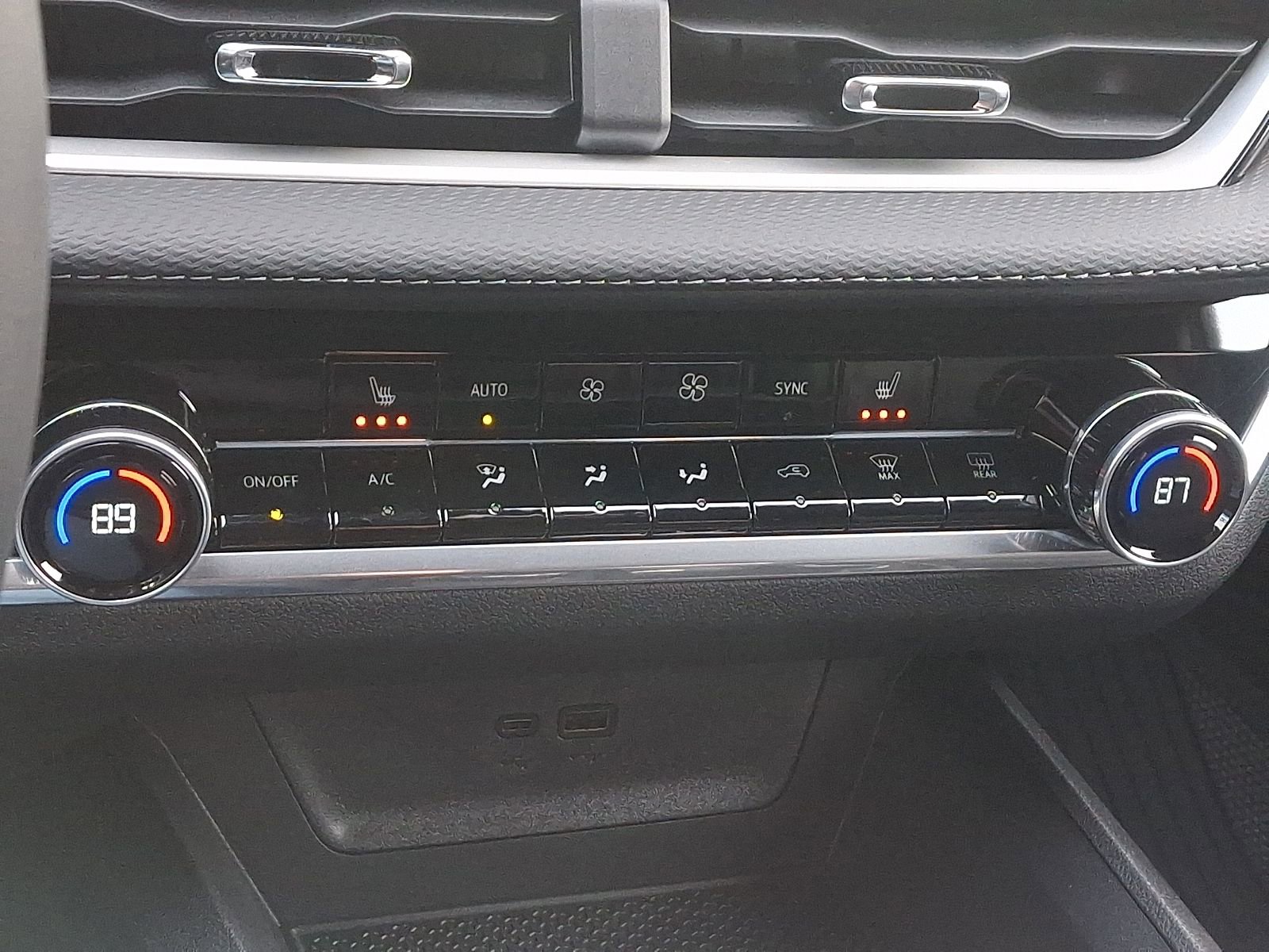 New 2026 Chevrolet Equinox LT w/ Convenience Package II image 14