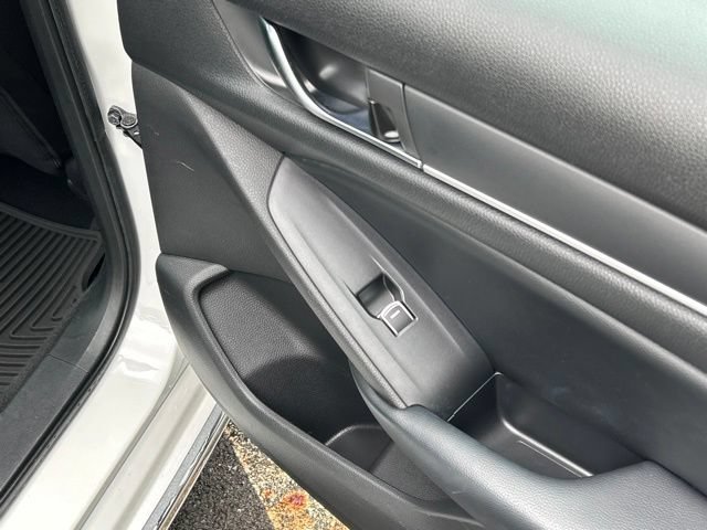 Used 2018 Honda Accord EX image 37
