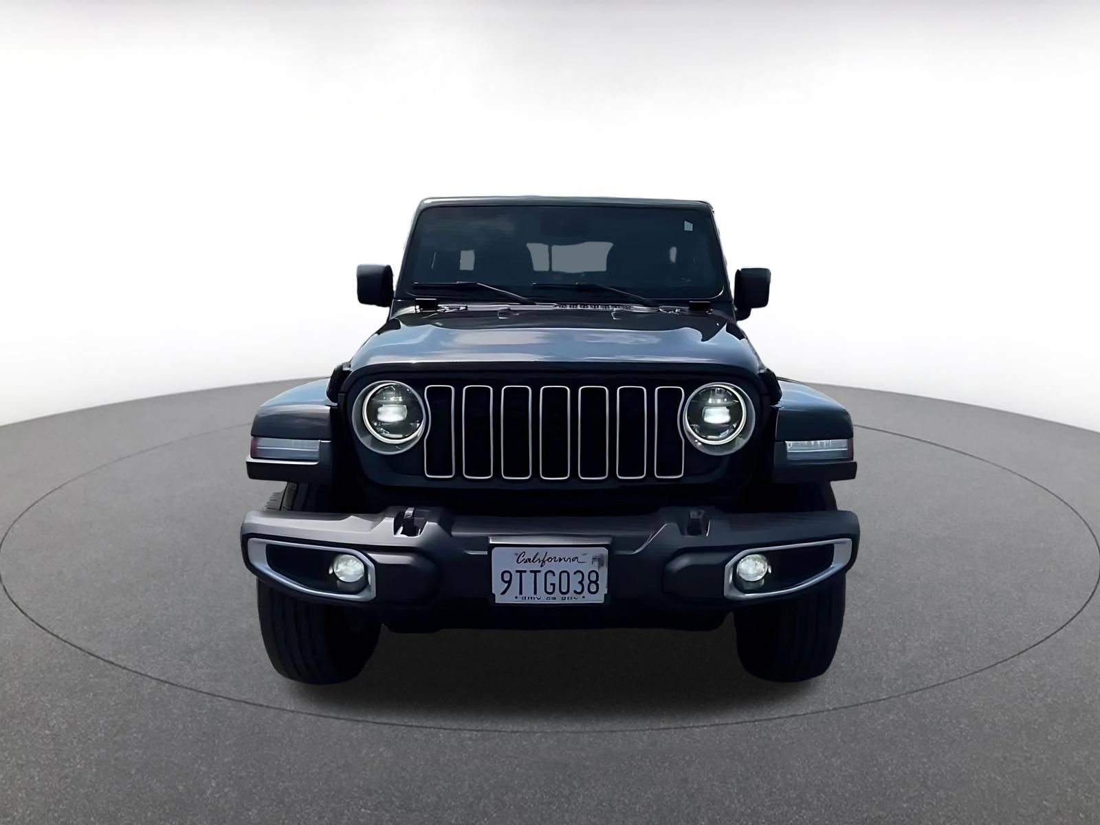 Used 2025 Jeep Wrangler Unlimited Sahara AWD/4WD image 4