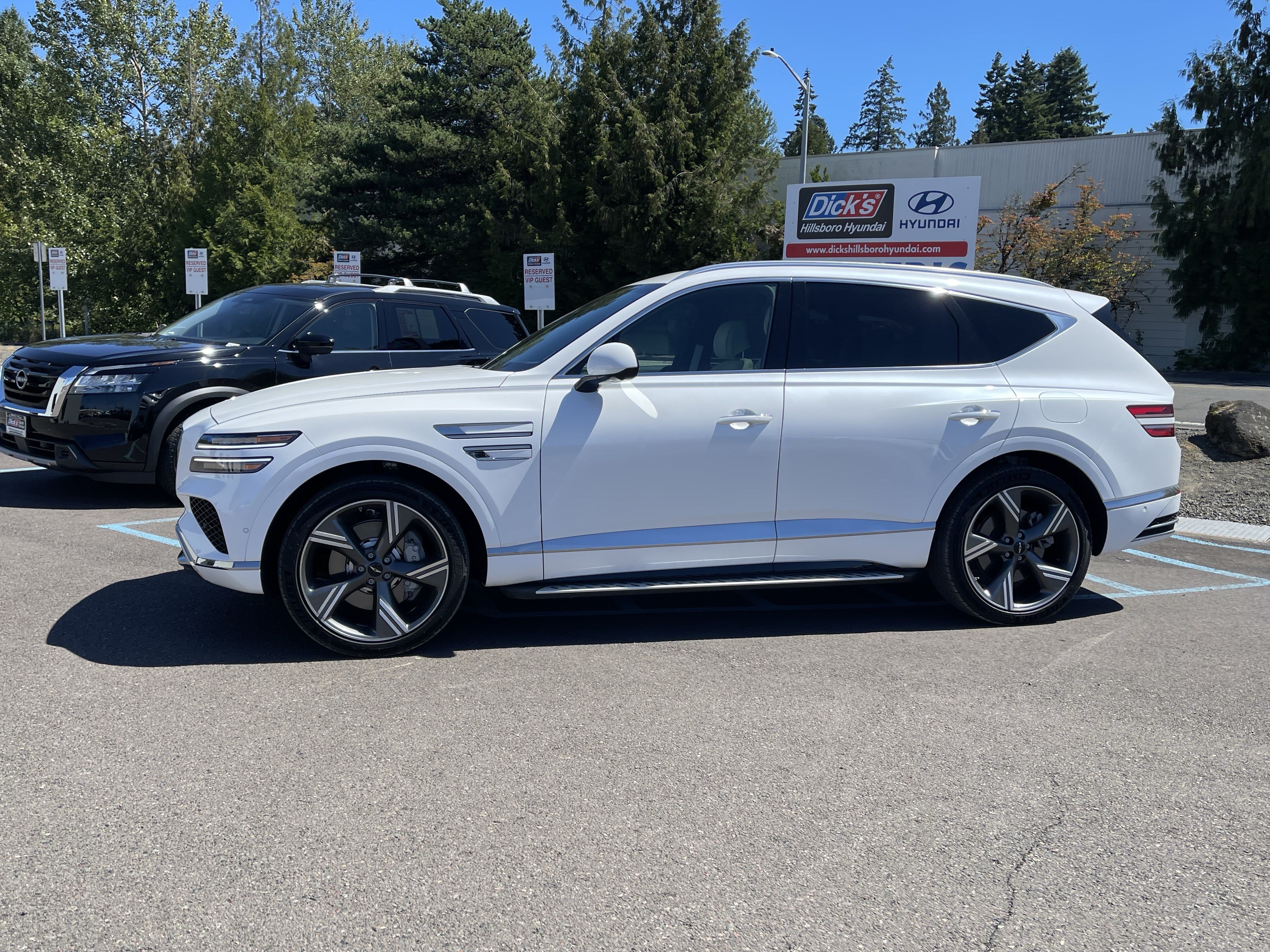 Used 2025 Genesis GV80 3.5T Prestige AWD/4WD image 2