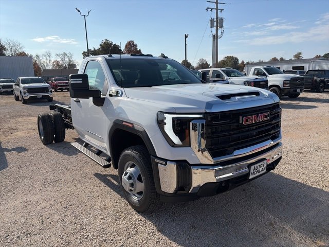 New 2026 GMC Sierra 3500 Pro image 8