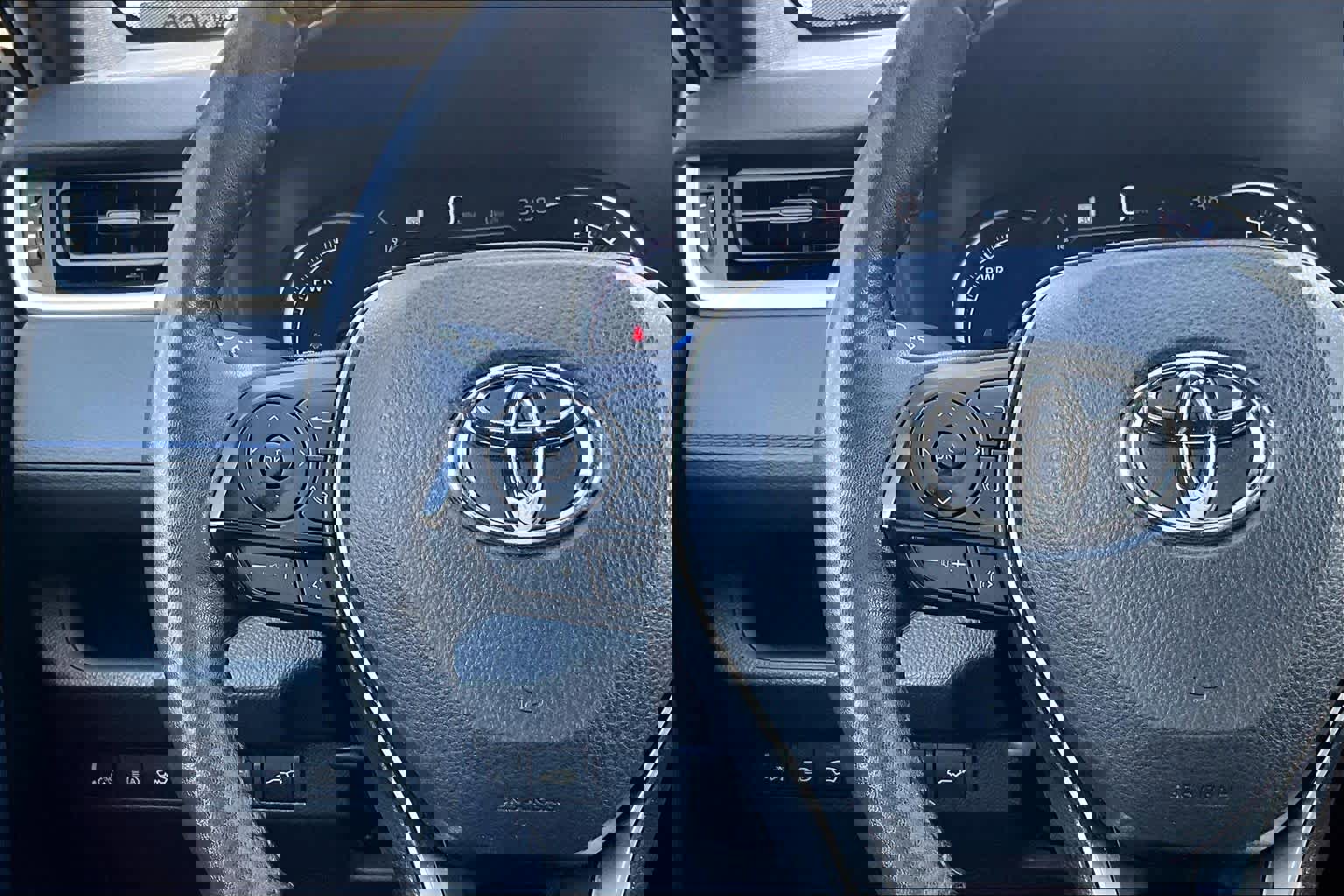 Used 2024 Toyota RAV4 SE w/ Convenience Package image 24