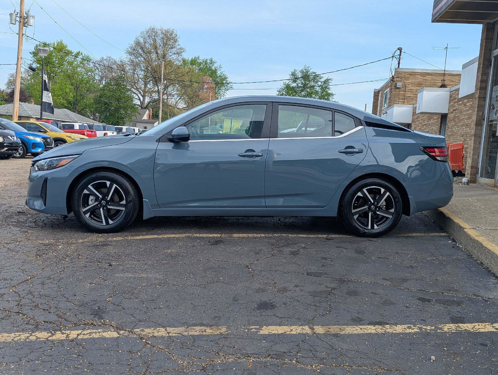 Used 2024 Nissan Sentra SV FWD image 4