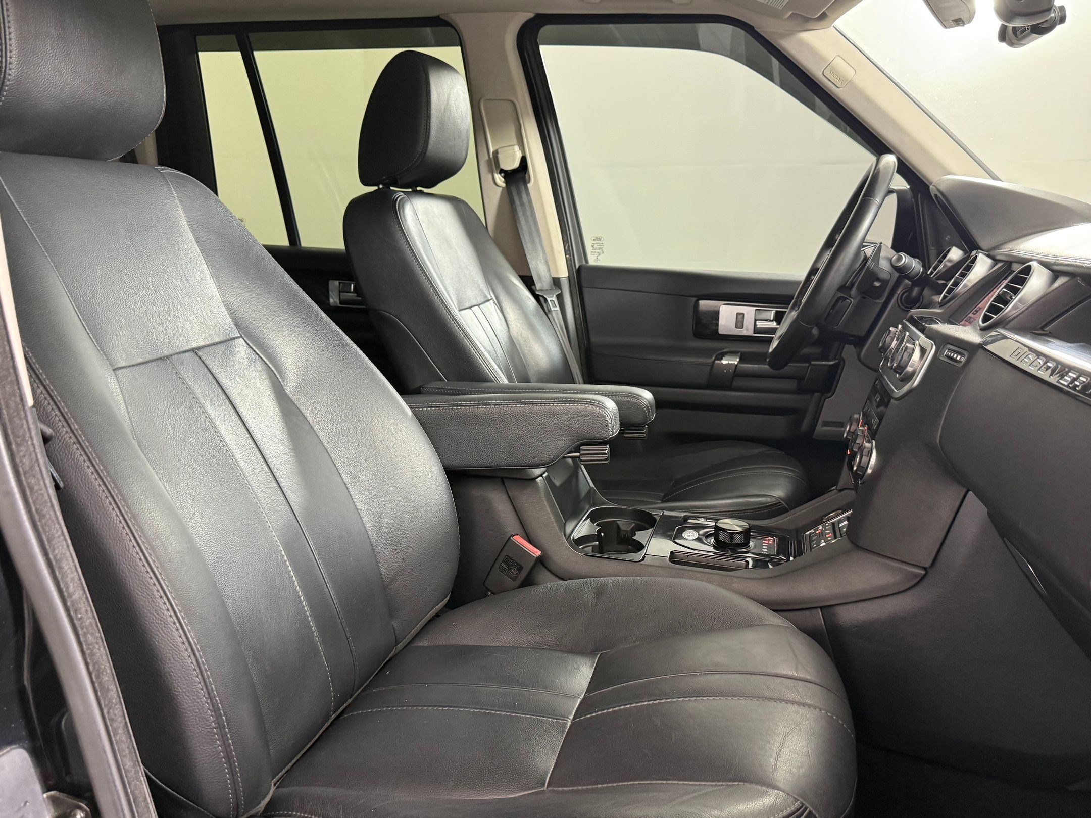 Used 2016 Land Rover LR4 HSE image 25