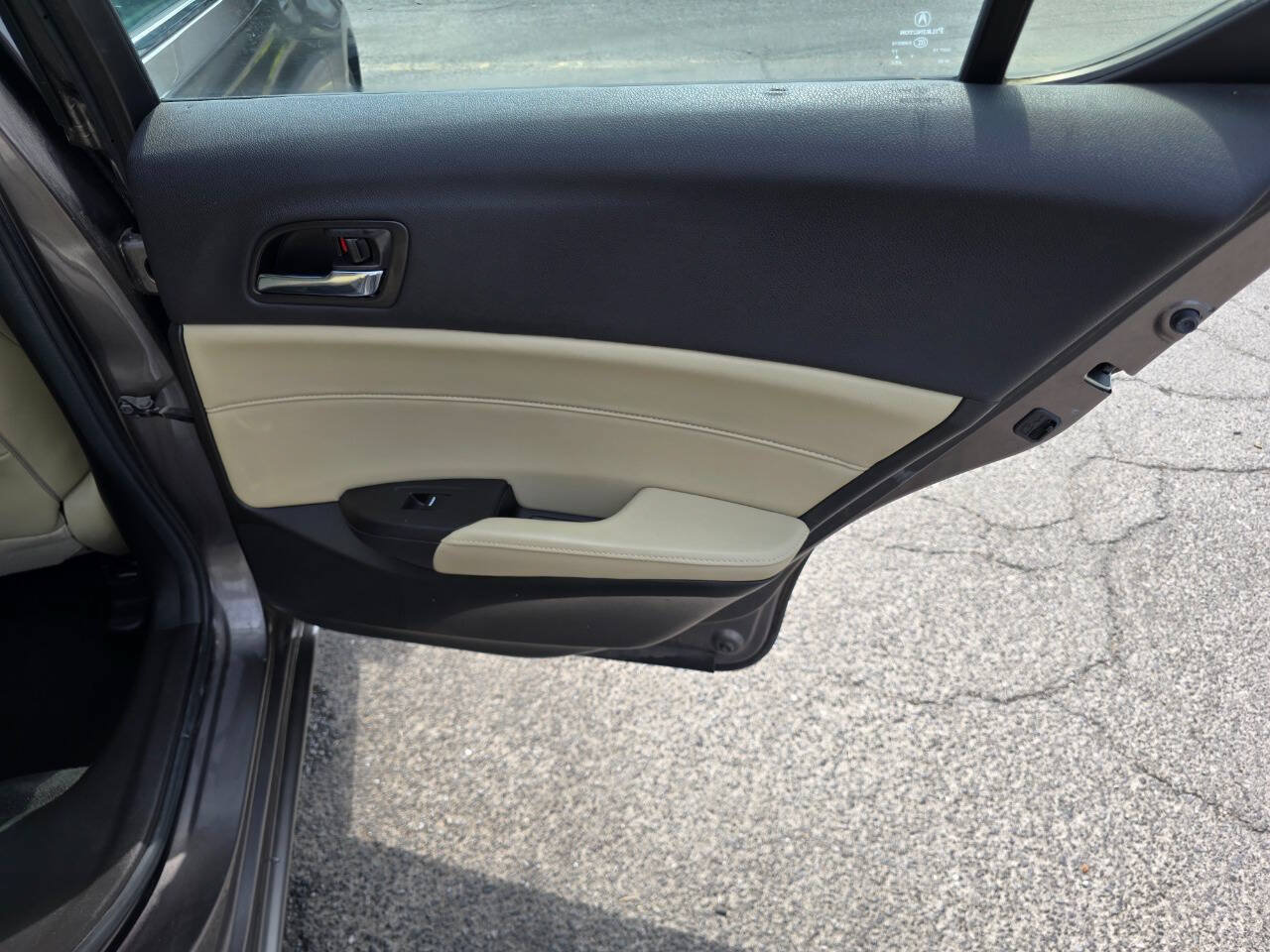 Used 2013 Acura ILX w/ Technology Package FWD image 32