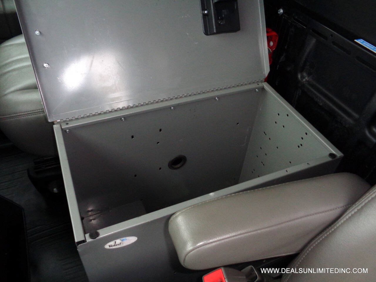 Used 2019 Chevrolet Express 2500 w/ Driver Convenience Package RWD image 16