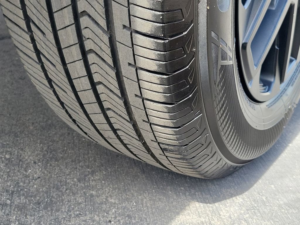 Used 2025 Toyota Tundra Limited image 36