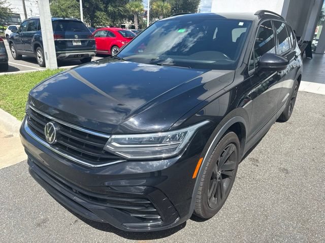 Used 2023 Volkswagen Tiguan SE R-Line FWD image 3