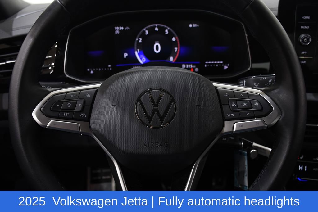 Used 2025 Volkswagen Jetta Sport image 12