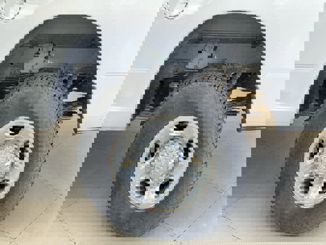 Used 2013 RAM 2500 Tradesman w/ Chrome Appearance Group image 13