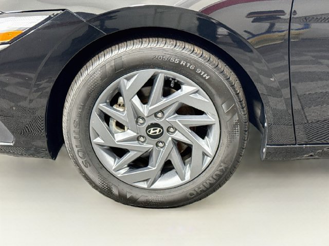 Certified 2025 Hyundai Elantra Hybrid FWD image 29