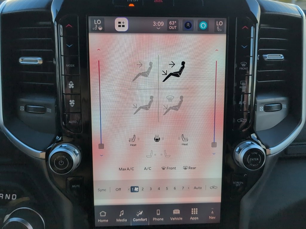 New 2026 RAM 1500 4x4 Crew Cab image 33