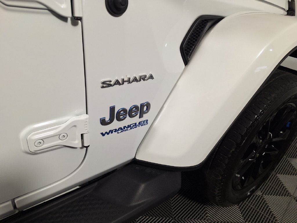 Used 2022 Jeep Wrangler Unlimited Sahara w/ Cold Weather Group AWD/4WD image 26