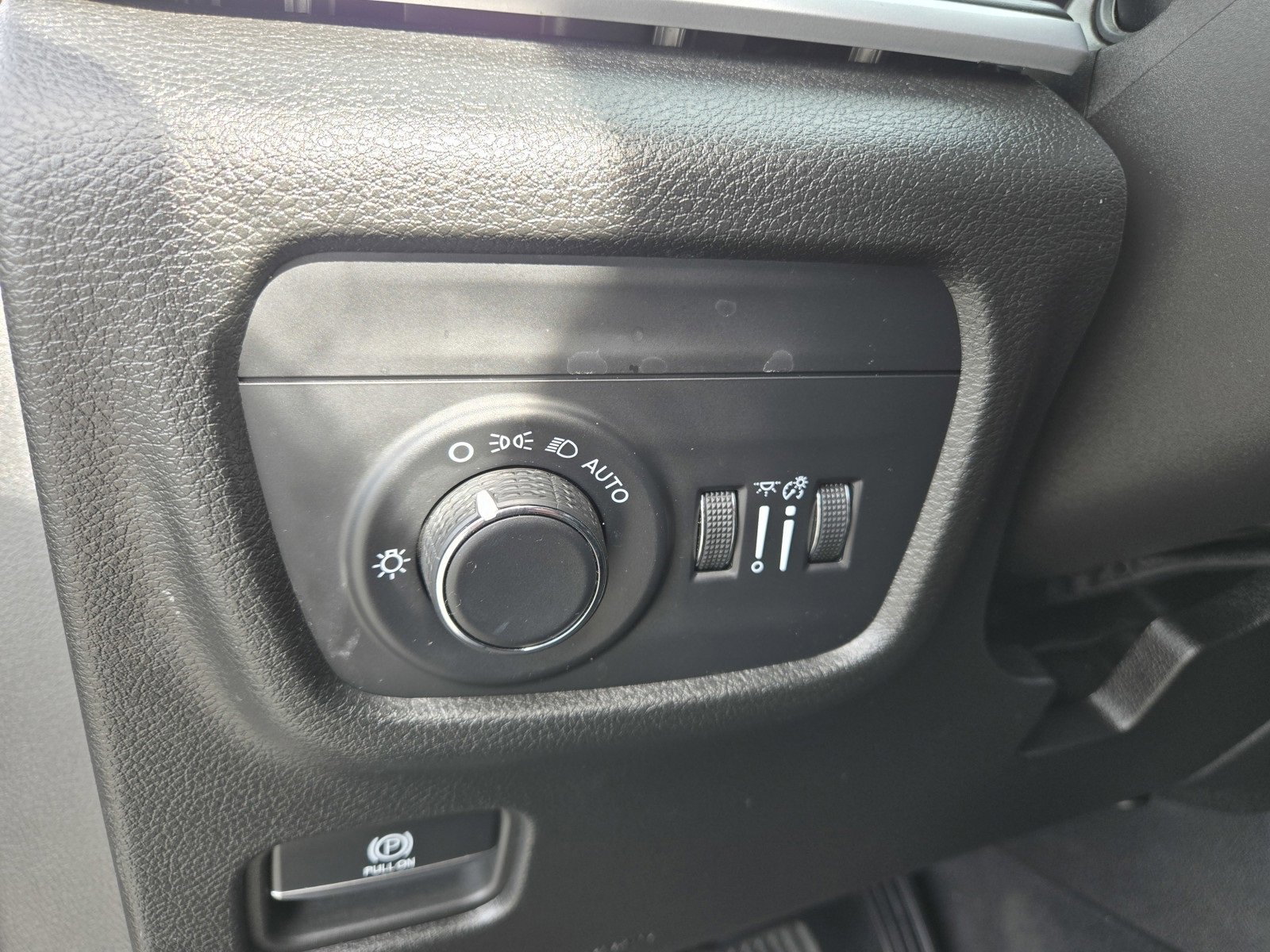 Used 2024 Jeep Grand Cherokee L Laredo image 27