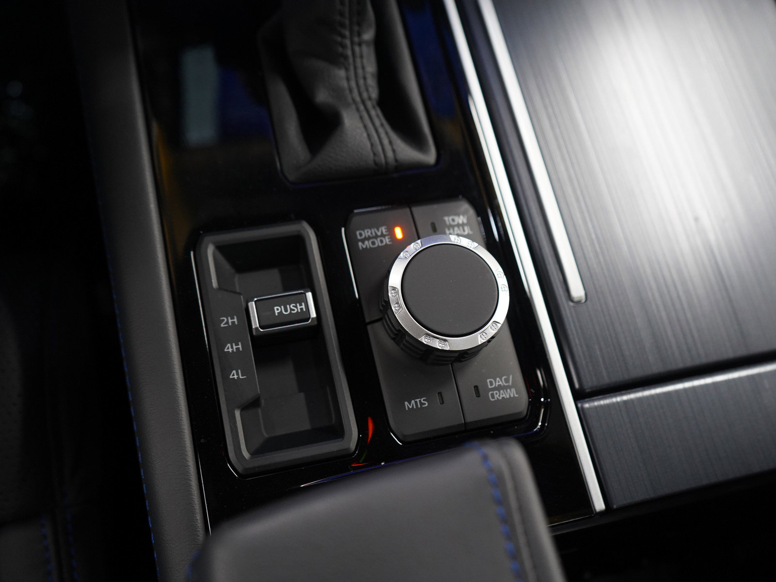 Used 2025 Toyota Sequoia Platinum image 27