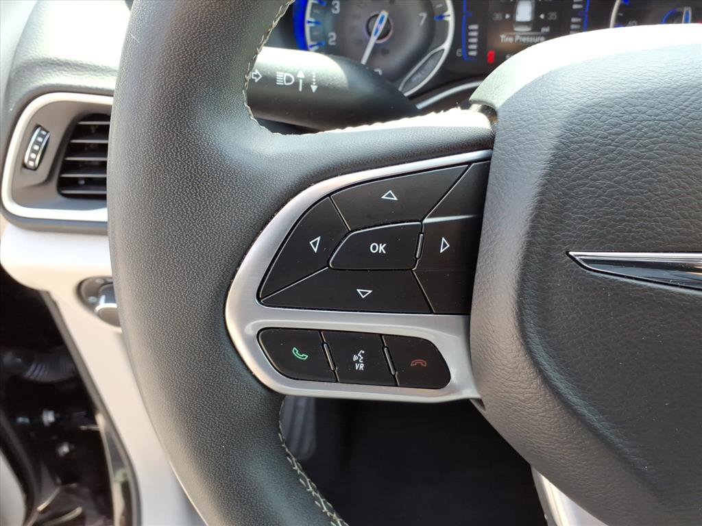 Used 2023 Chrysler Voyager LX image 24