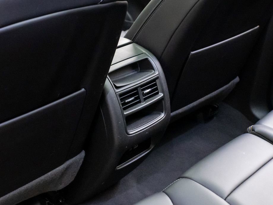 Certified 2024 Cadillac XT5 Premium Luxury w/ LPO, Floor Liner Package image 20