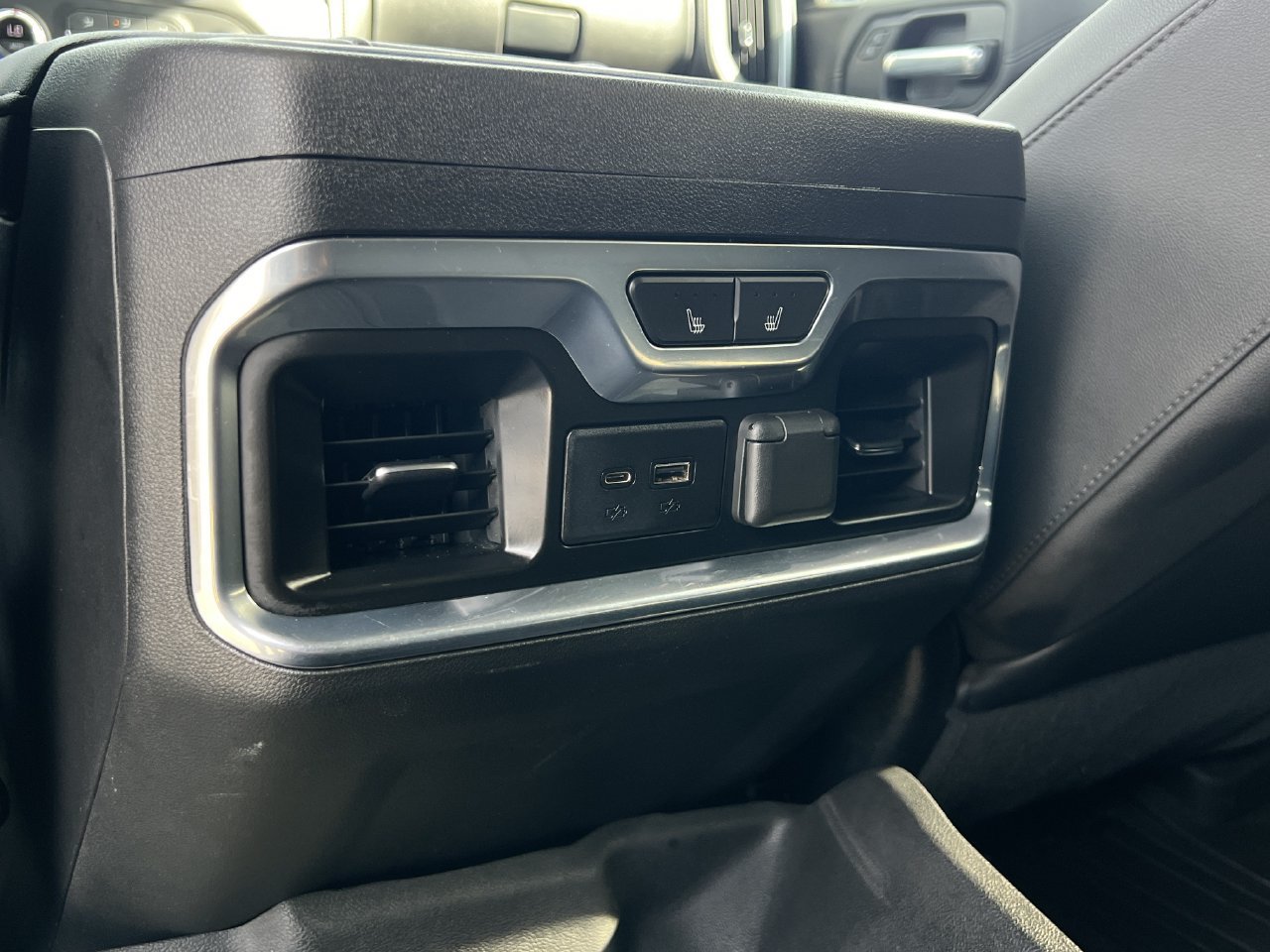 Used 2020 GMC Sierra 1500 SLT RWD image 24