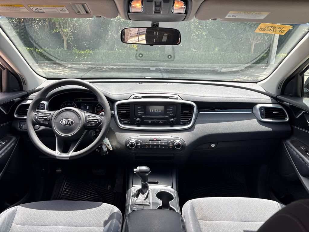 Used 2017 Kia Sorento FWD image 8
